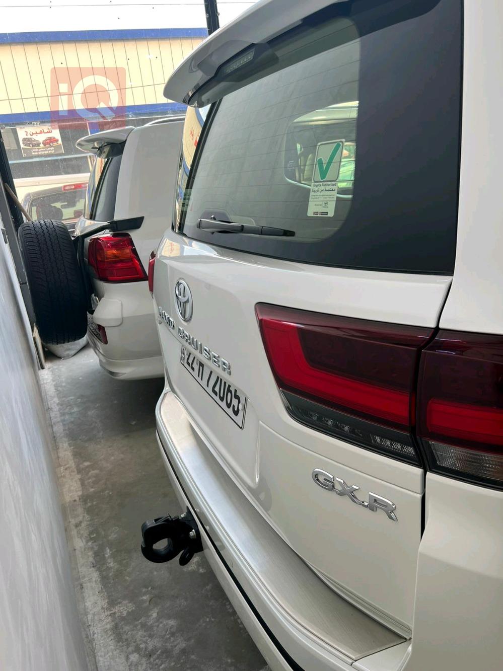 تۆیۆتا لاند کروزەر